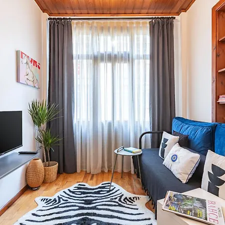 Entire Private Building Walk To Galata 6 Guests