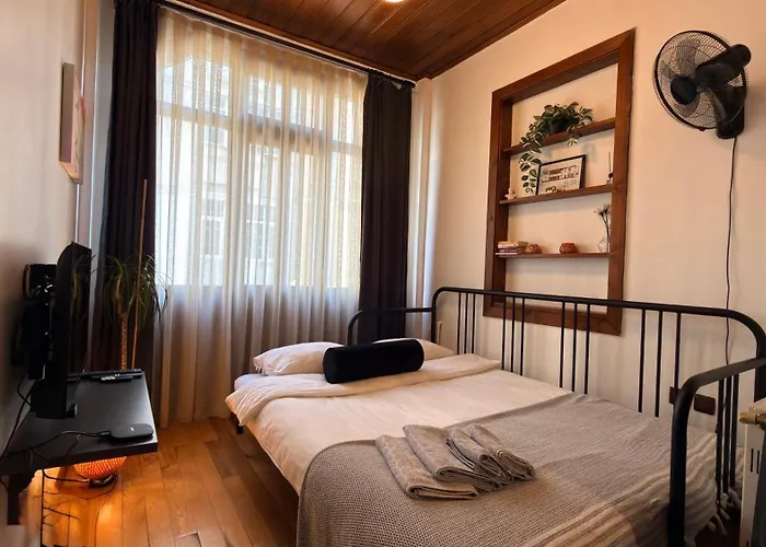 Entire Private Building Walk To Galata 6 Guests Istanbul