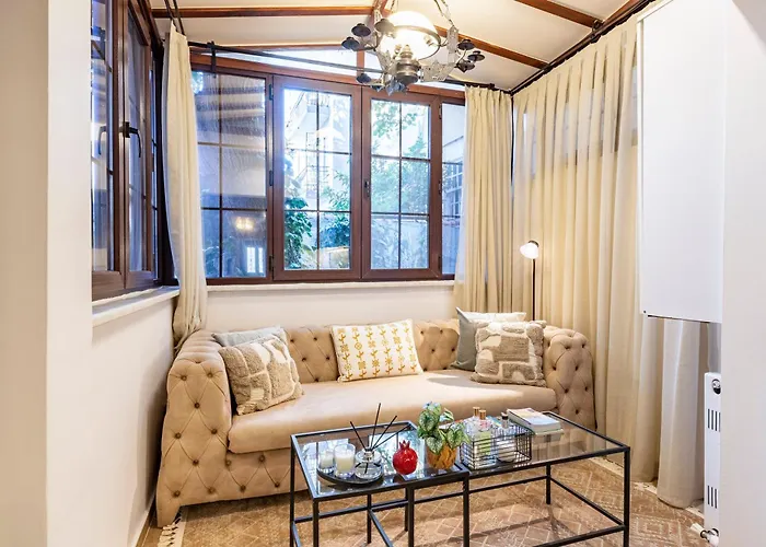 Entire Private Building Walk To Galata 6 Guests Istanbul