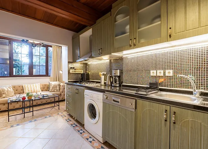 Entire Private Building Walk To Galata 6 Guests * Istanbul