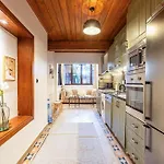 Entire Private Building Walk To Galata 6 Guests * イスタンブール