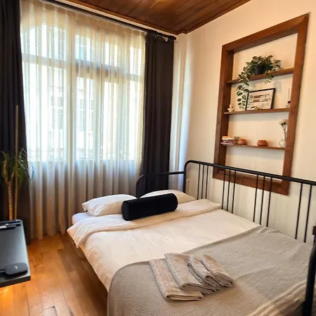Entire Private Building Walk To Galata 6 Guests *